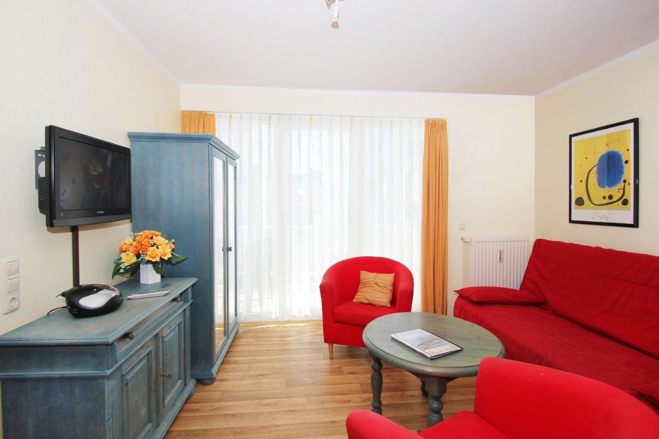 Balkon, Gratis Nutzung Vom Ahoi Erlebnisbad Und Sauna In Sellin - Villa Karola Fewo 09 Goehren  Exterior photo